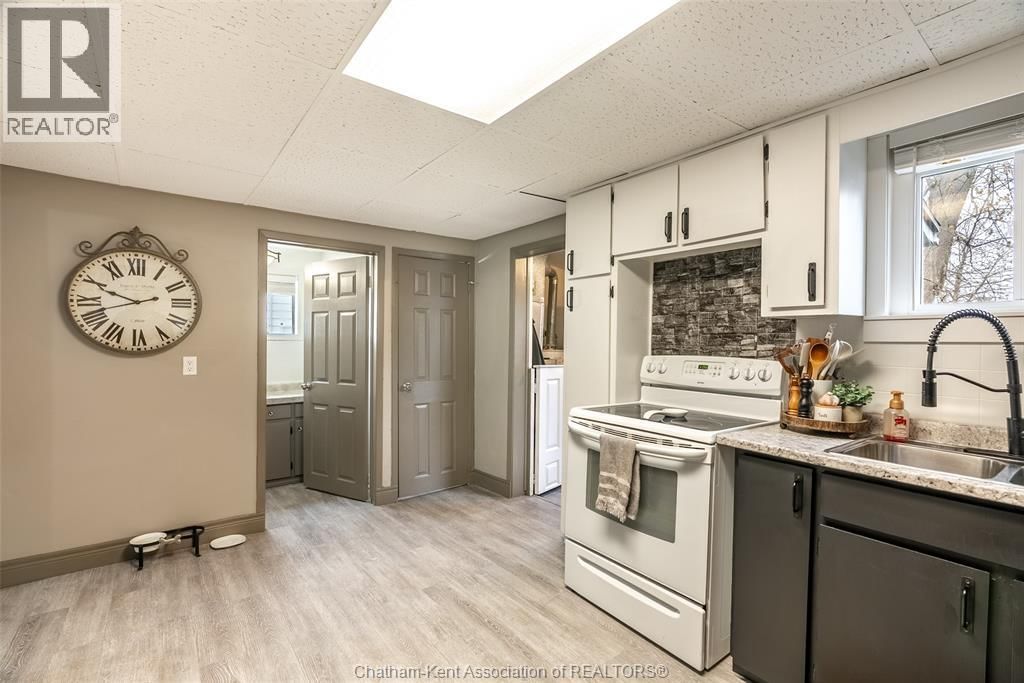 35 LLYDICAN AVENUE Image 11