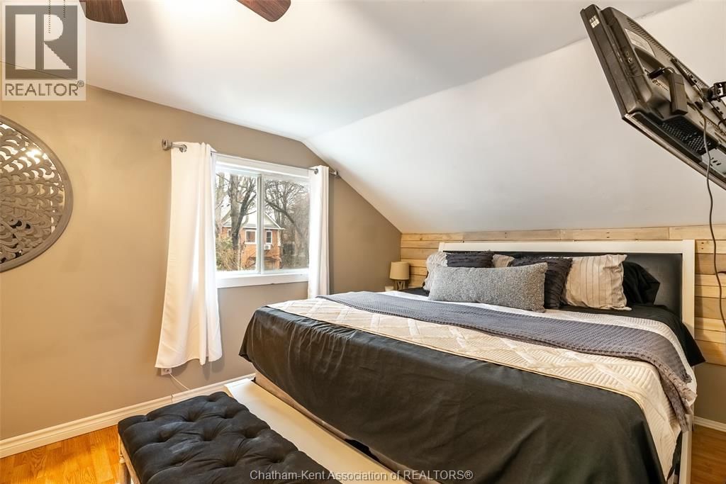 35 LLYDICAN AVENUE Image 19