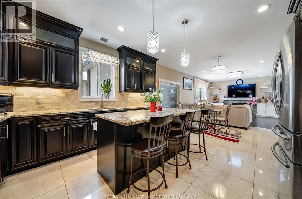 2280 DANDURAND Image 14