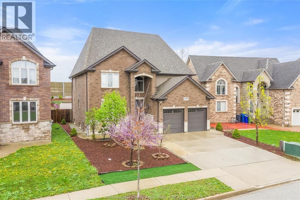 2280 DANDURAND Image 2