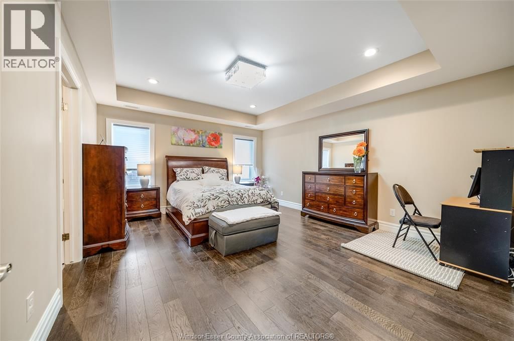 2280 DANDURAND Image 21