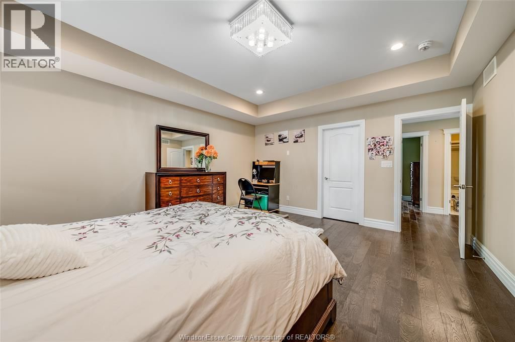 2280 DANDURAND Image 22