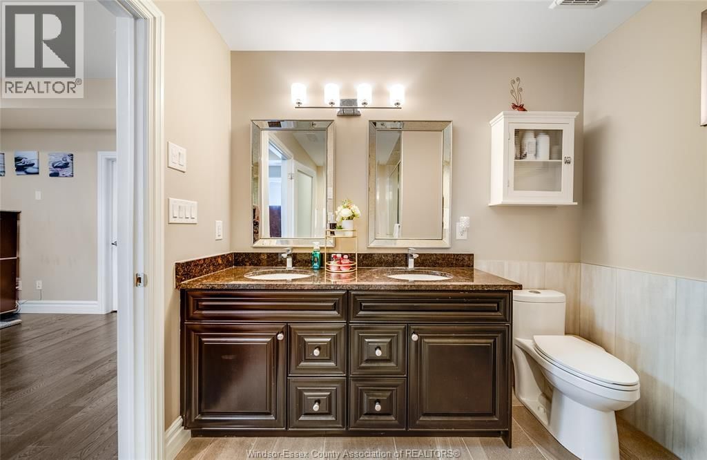 2280 DANDURAND Image 25