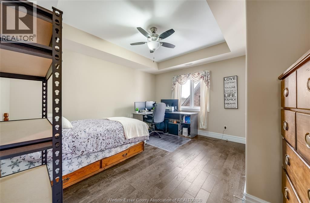 2280 DANDURAND Image 32