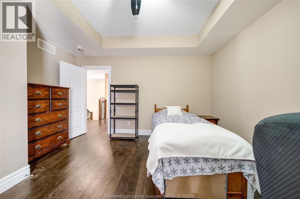 2280 DANDURAND Image 34