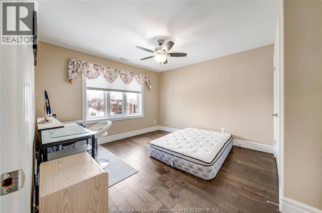 2280 DANDURAND Image 36