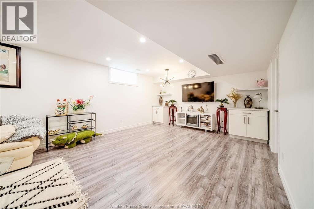 2280 DANDURAND Image 41