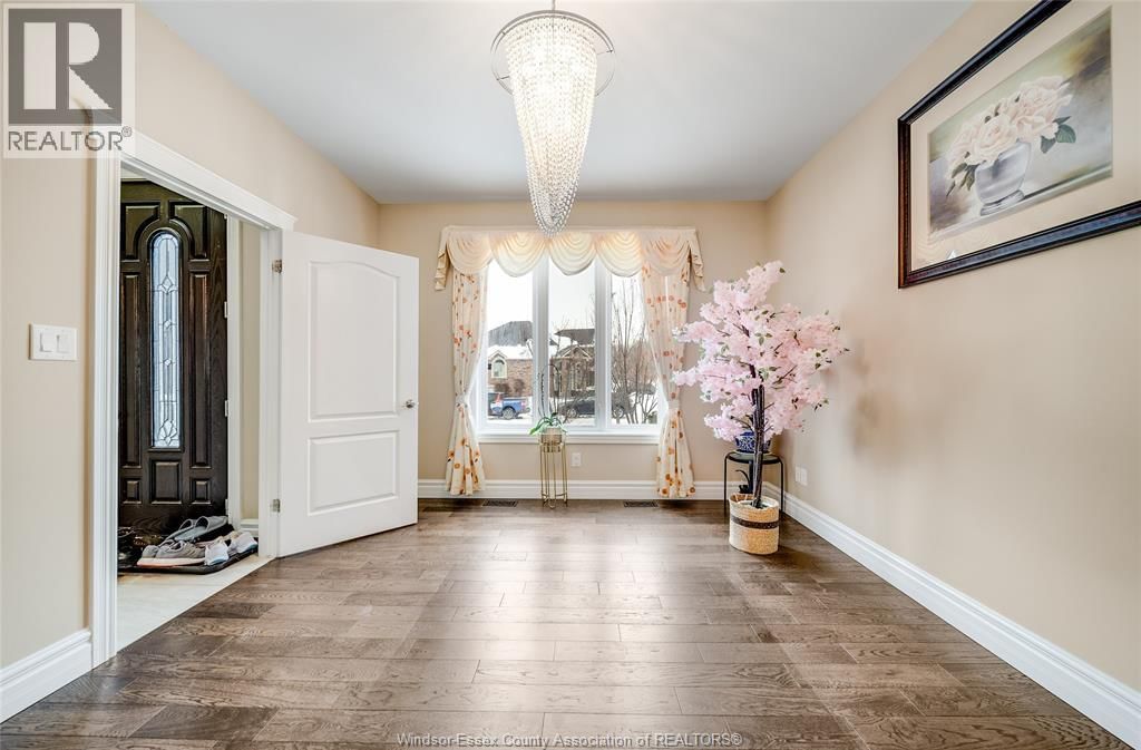 2280 DANDURAND Image 5