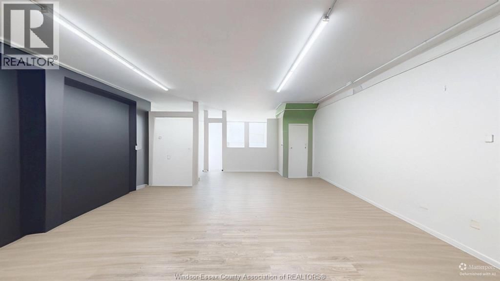 5534 WYANDOTTE STREET EAST Image 10