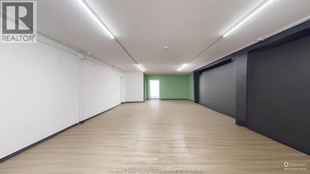 5534 WYANDOTTE STREET EAST Image 11