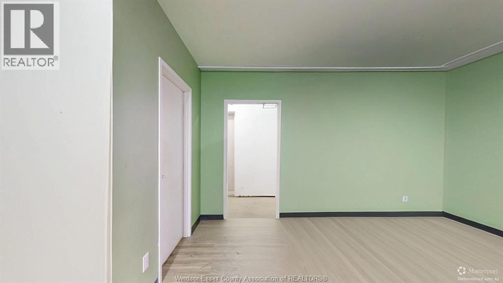 5534 WYANDOTTE STREET EAST Image 14