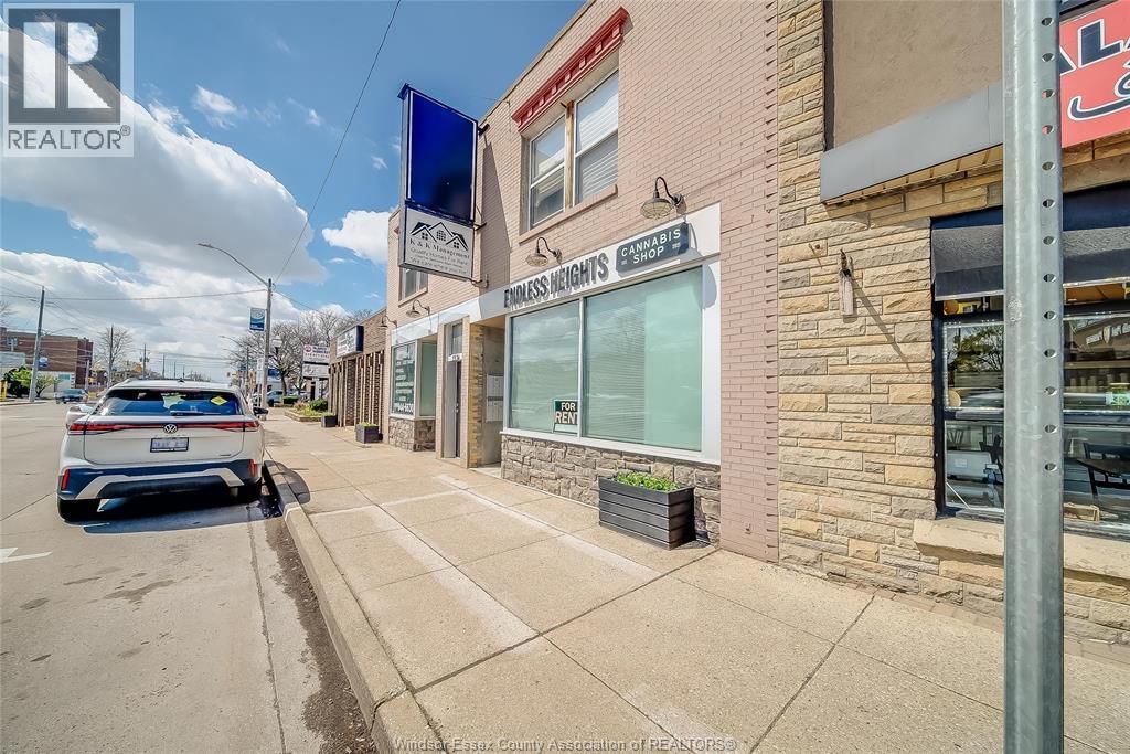 5534 WYANDOTTE STREET EAST Image 2