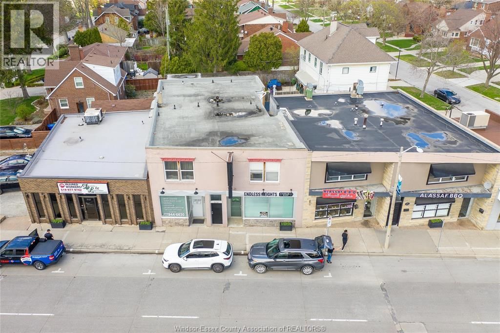 5534 WYANDOTTE STREET EAST Image 21