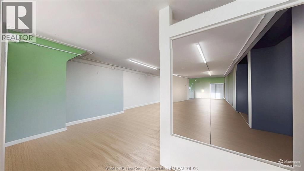 5534 WYANDOTTE STREET EAST Image 8