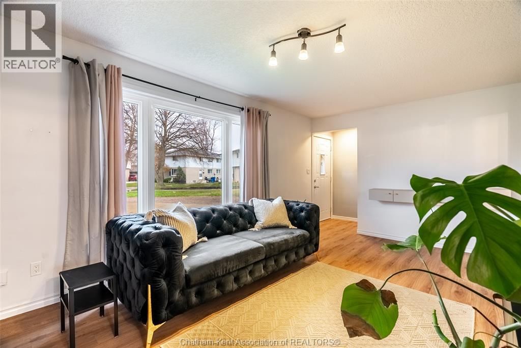 164 TIMMINS CRESCENT Image 19