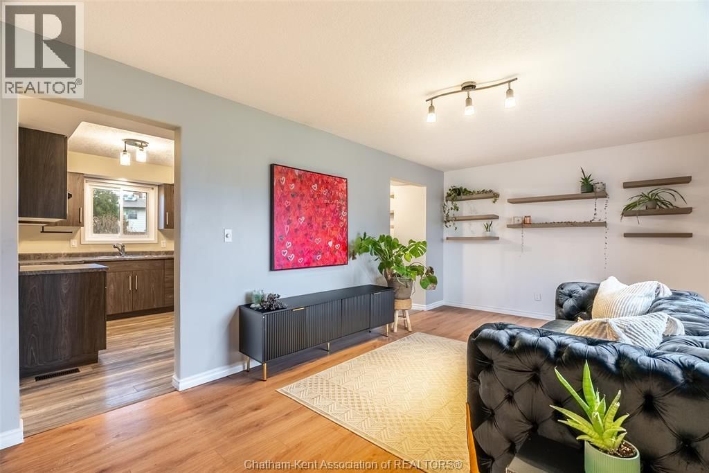 164 TIMMINS CRESCENT Image 21