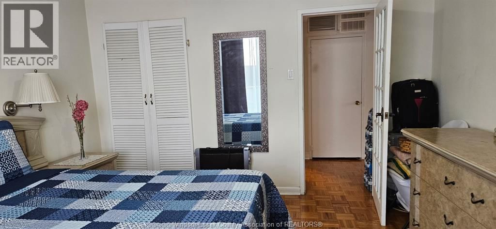 1412 - 111 RIVERSIDE DRIVE EAST Image 31