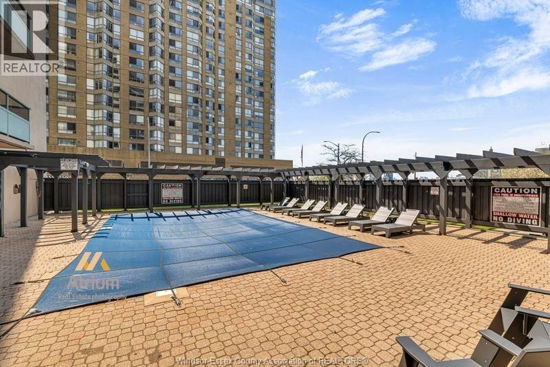 1412 - 111 RIVERSIDE DRIVE EAST Image 6