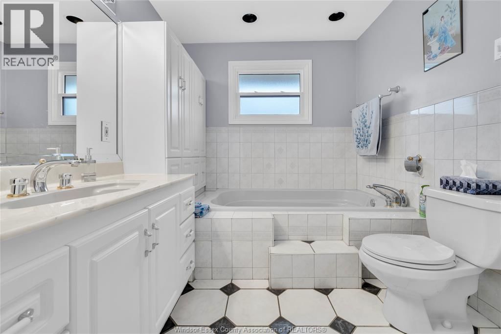 771 ST. PIERRE STREET Image 14