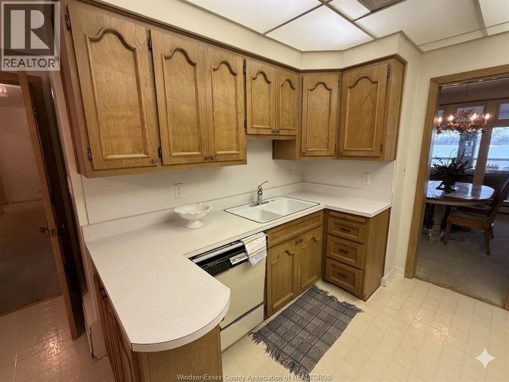 4470 RIVERSIDE DRIVE Image 10