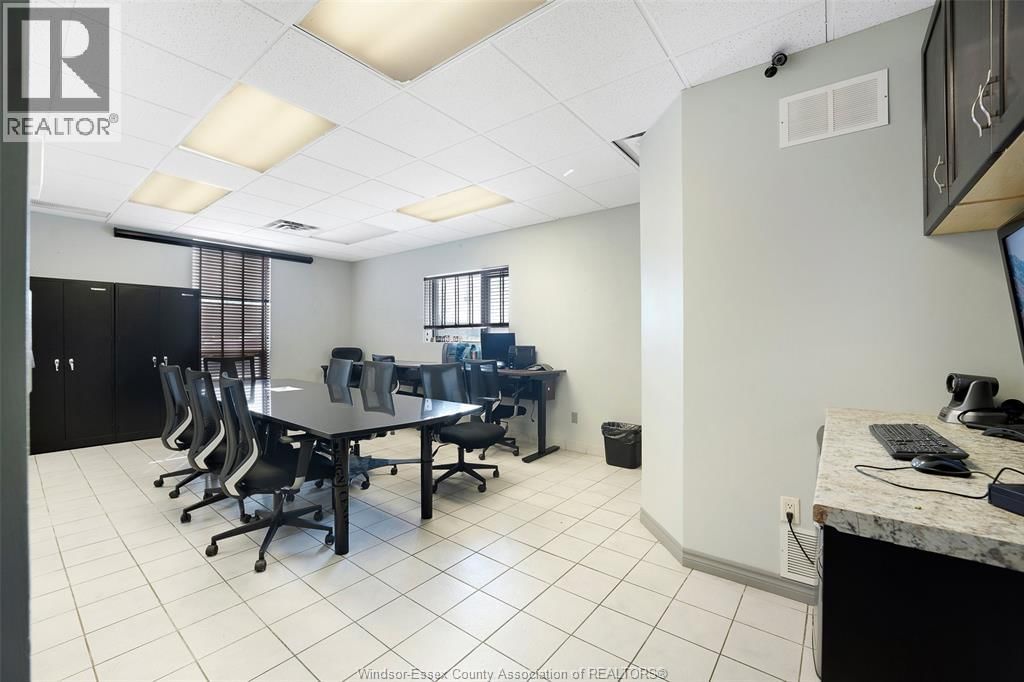 1720 NORTH TALBOT ROAD Image 15