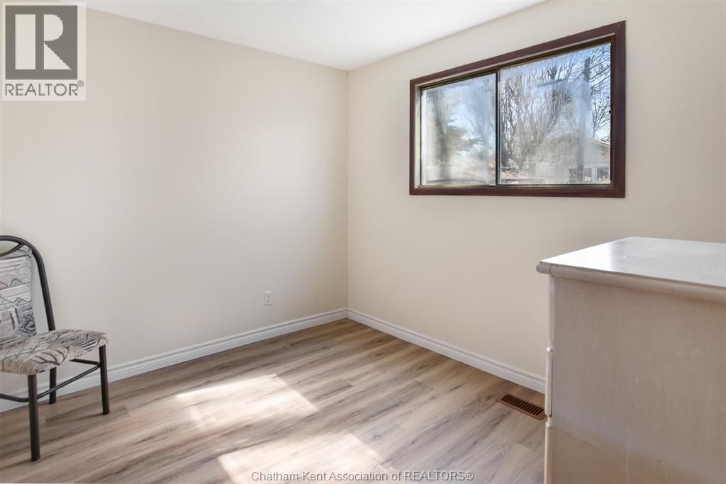 48 ANGER STREET Image 17