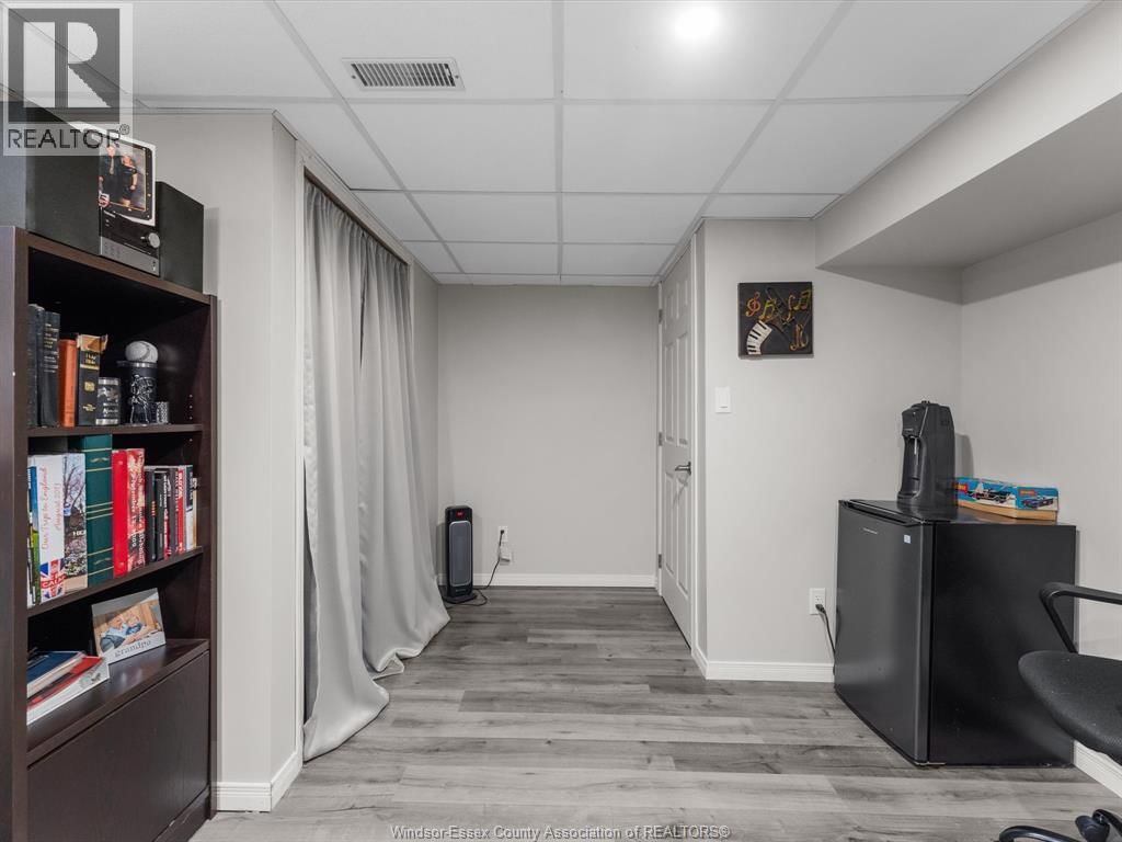 46 BRUSH CRESCENT Image 31