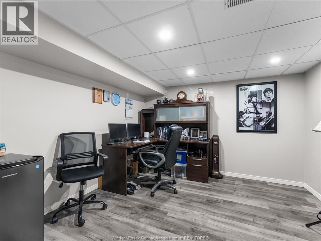 46 BRUSH CRESCENT Image 32