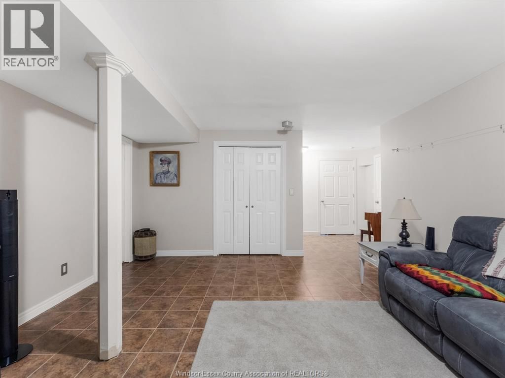 46 BRUSH CRESCENT Image 34