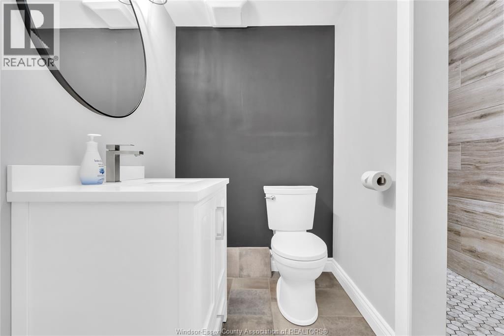 1832 VICKY CIRCLE Image 22