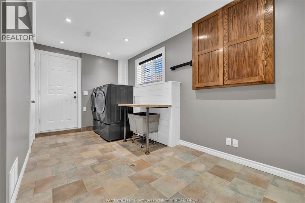 1832 VICKY CIRCLE Image 23