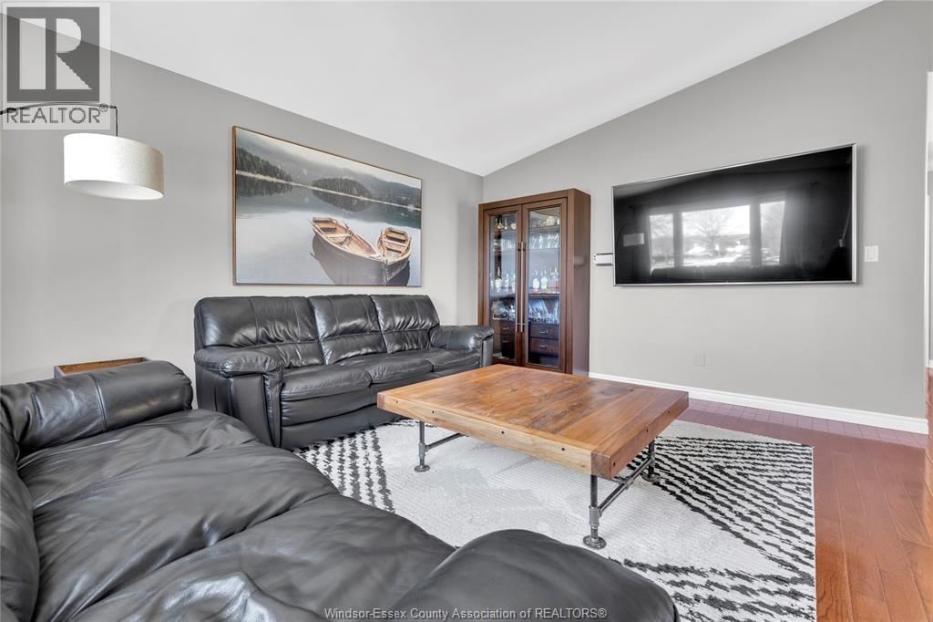 1832 VICKY CIRCLE Image 5