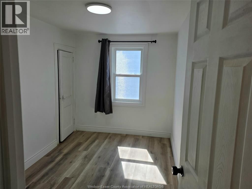 1126 LOUIS AVENUE Image 21