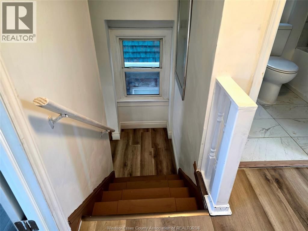 1126 LOUIS AVENUE Image 24