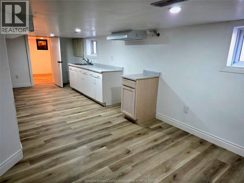 1126 LOUIS AVENUE Image 26