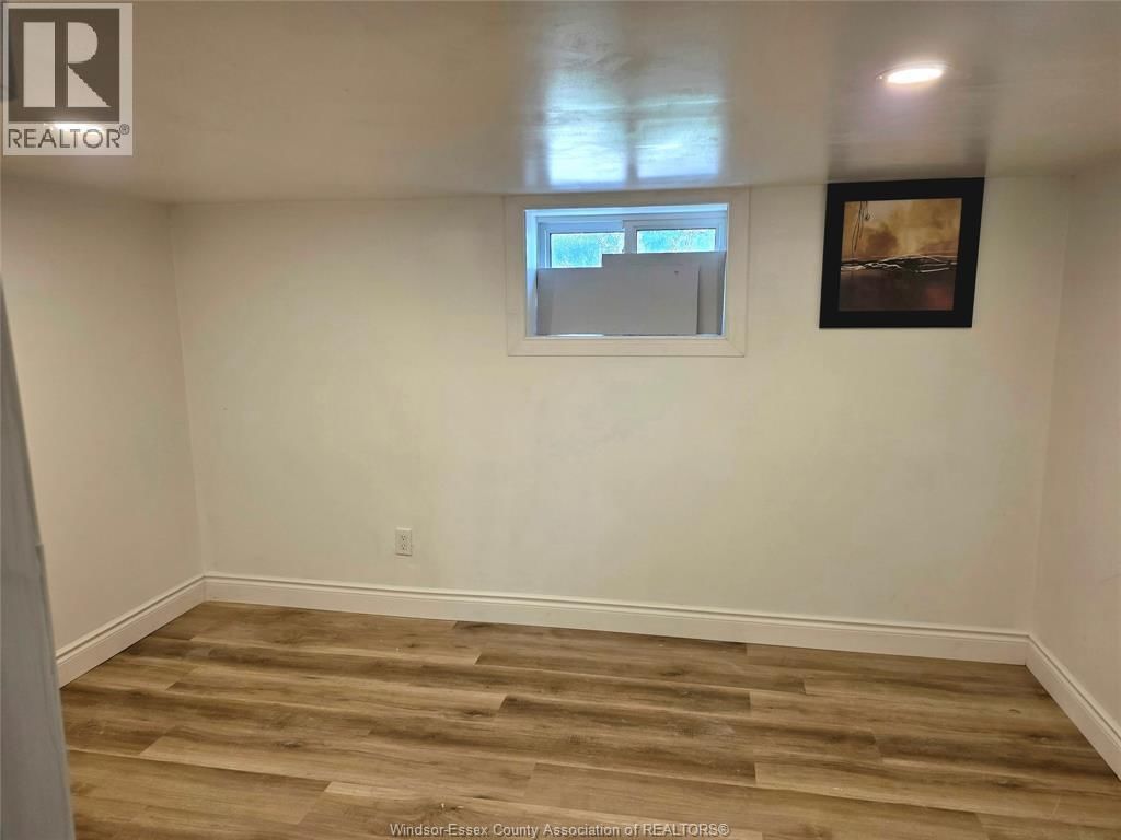 1126 LOUIS AVENUE Image 27