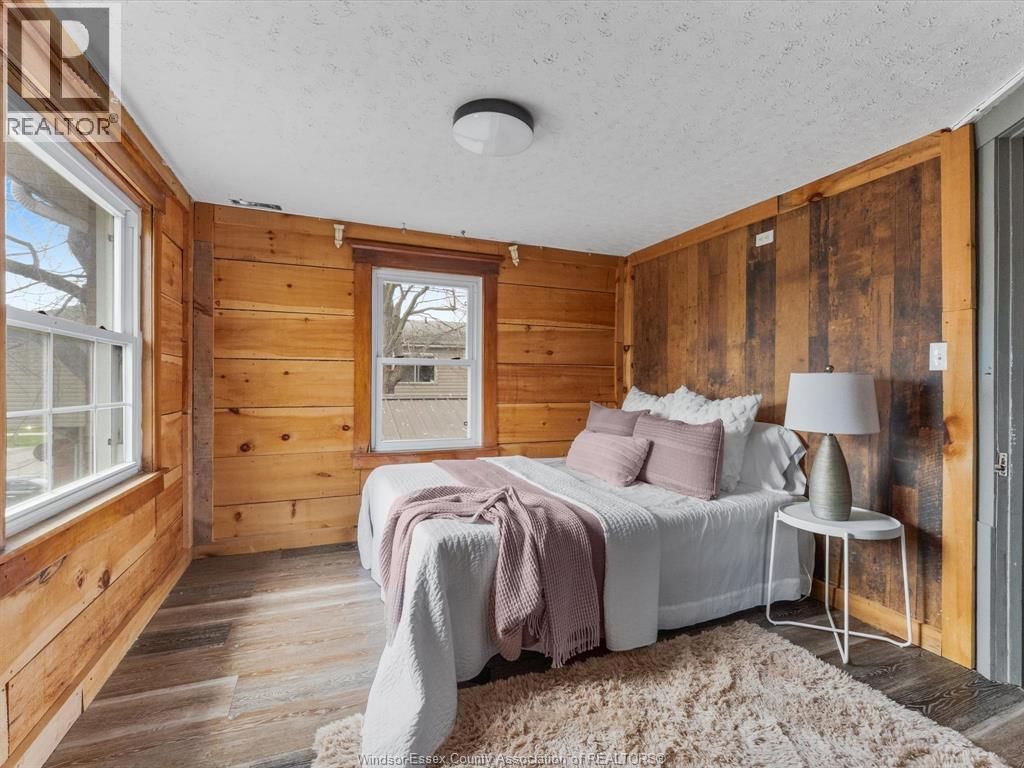 221 JOHN STREET EAST Image 18