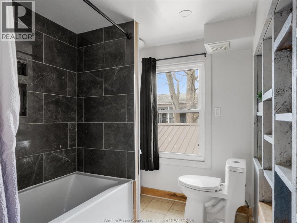 221 JOHN STREET EAST Image 22