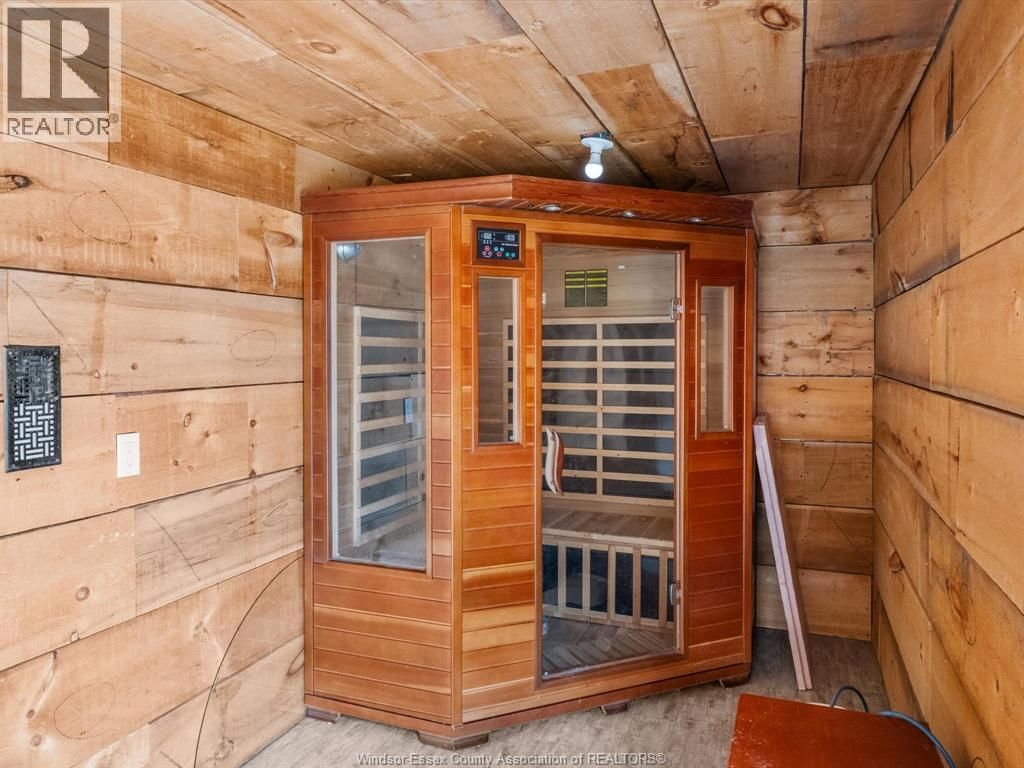 221 JOHN STREET EAST Image 29