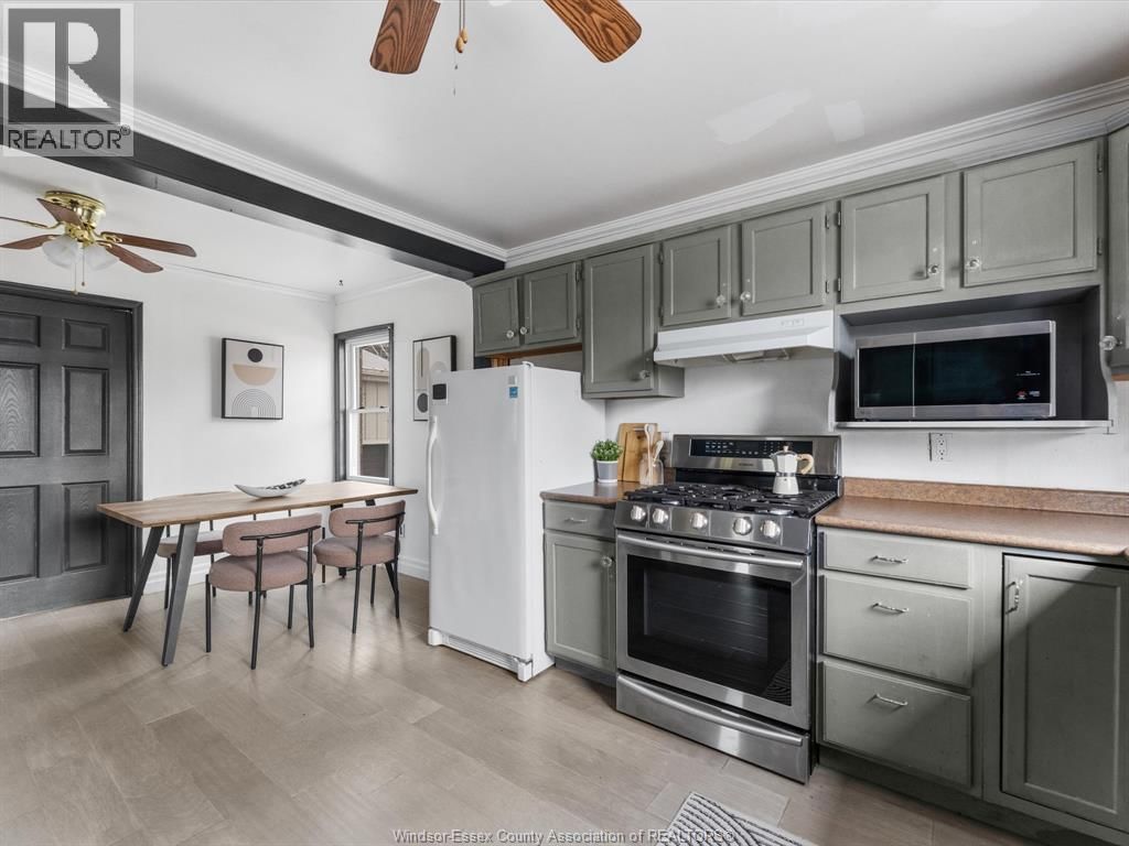 221 JOHN STREET EAST Image 9