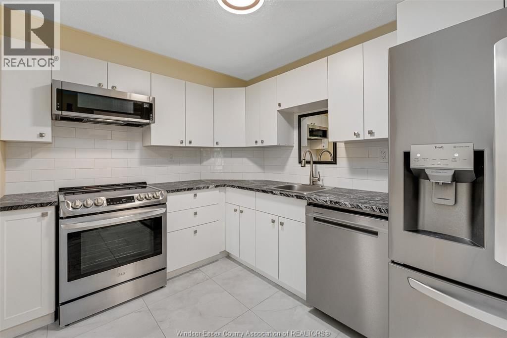 207 - 3936 WYANDOTTE STREET EAST Image 21