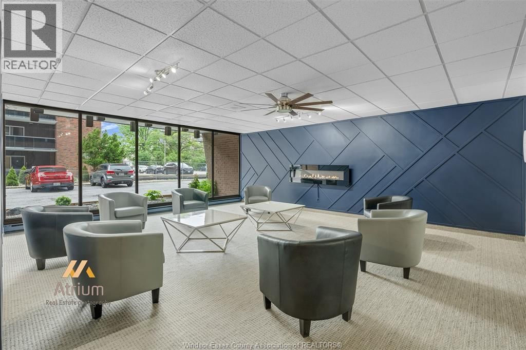 207 - 3936 WYANDOTTE STREET EAST Image 3