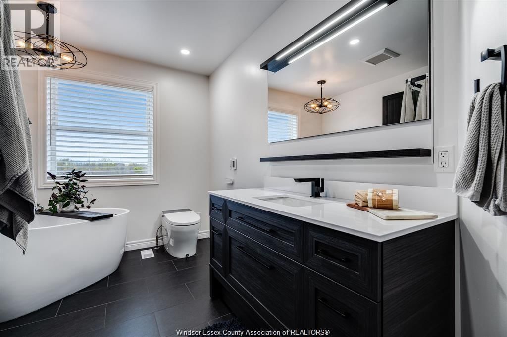 1951 BRIGDEN ROAD Image 22