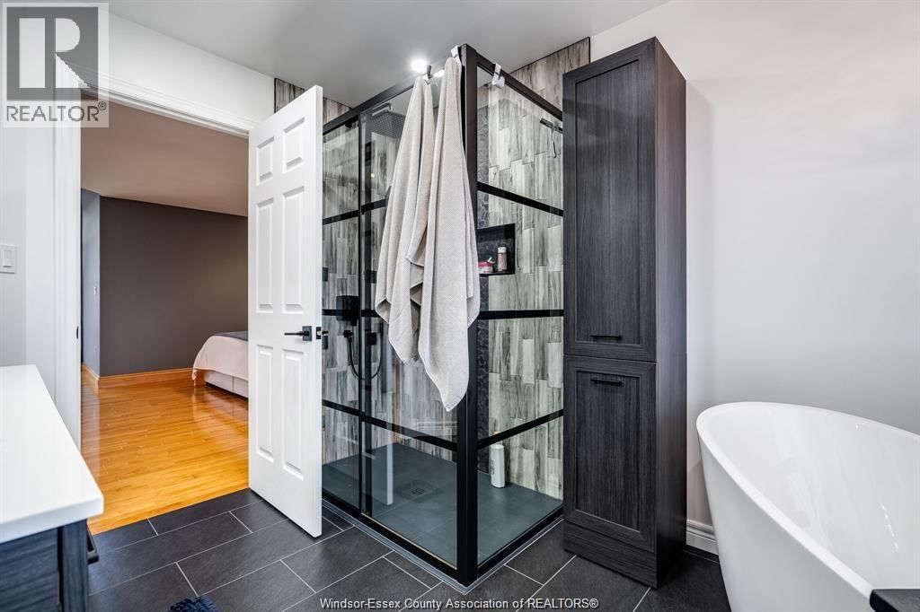 1951 BRIGDEN ROAD Image 23