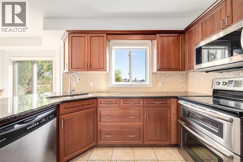 5023 SOUTHWOOD LAKES BOULEVARD Image 8