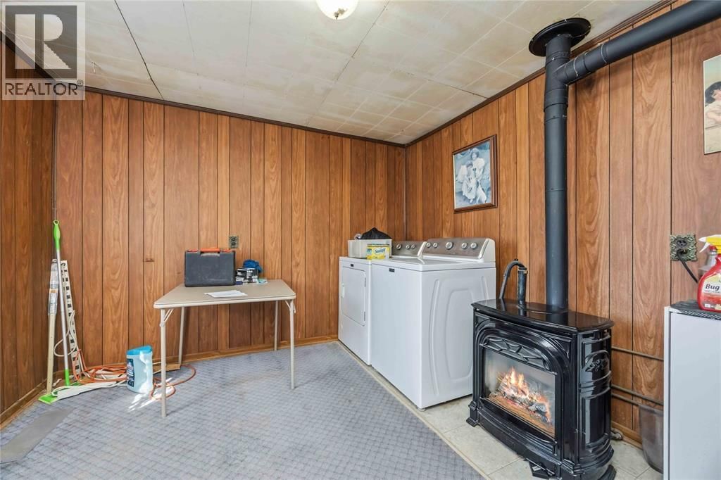 4460 PETROLIA LINE Image 17