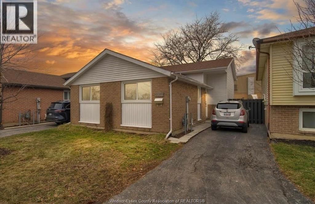 9940 FOREST GLADE COURT Image 1