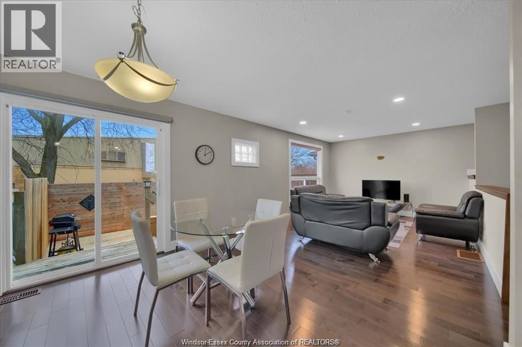 9940 FOREST GLADE COURT Image 11