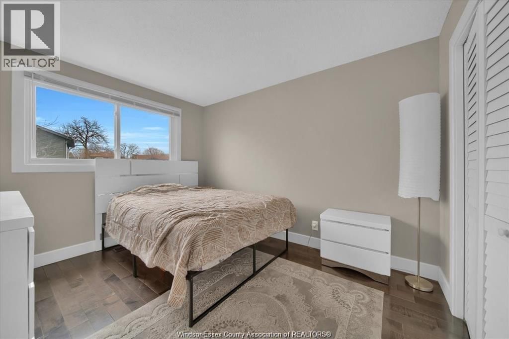 9940 FOREST GLADE COURT Image 16