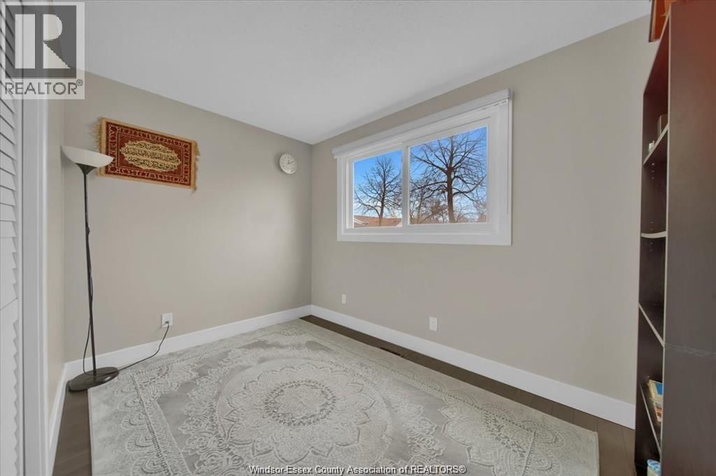 9940 FOREST GLADE COURT Image 17